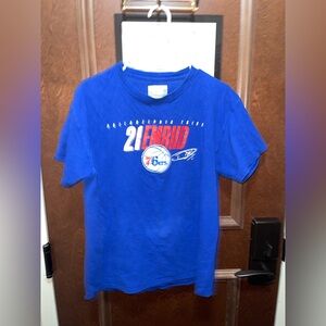 NBA Royal Blue Embiid Graphic Tee 76ers Sz L